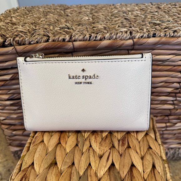 kate spade Handbags - NWT Kate Spade Jackson wallet